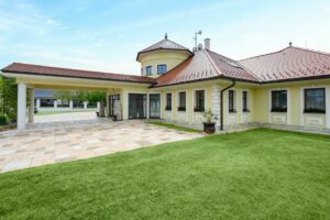 Luxuriöse Farmvilla mit 7 Schlafzimmern auf großem Grundstück - Familienvilla