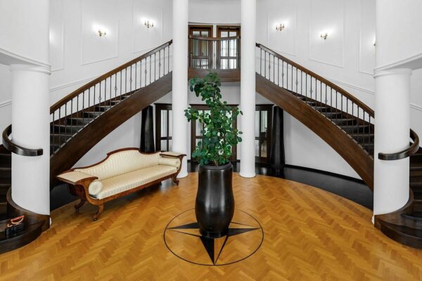 Luxuriöse Farmvilla mit 7 Schlafzimmern auf großem Grundstück - Familienvilla - Image 12