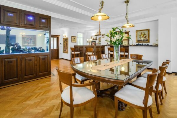 Luxuriöse Farmvilla mit 7 Schlafzimmern auf großem Grundstück - Familienvilla - Image 10