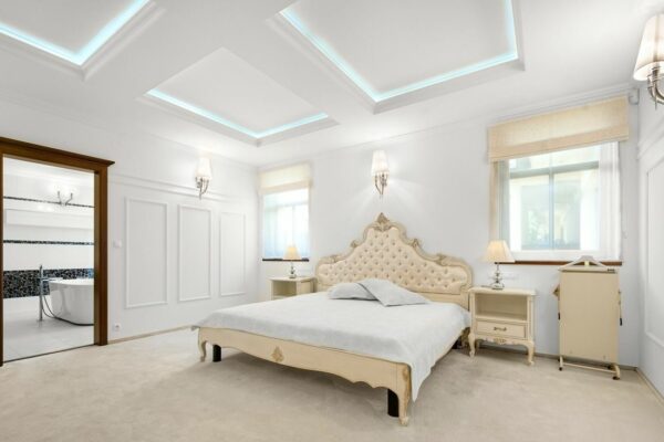 Luxuriöse Farmvilla mit 7 Schlafzimmern auf großem Grundstück - Familienvilla - Image 8