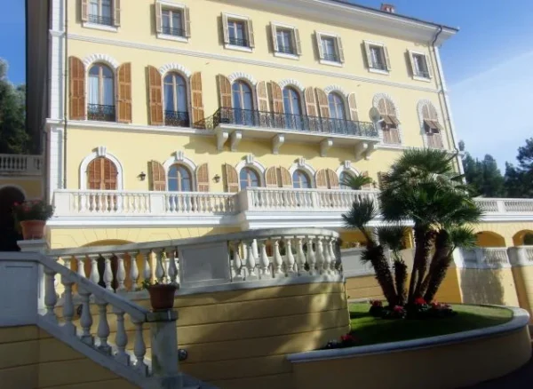 Beeindruckende Luxusvilla an der Côte d’Azur – 2.600 m² Wohnfläche, Meerblick & historische Architektur von Eiffel