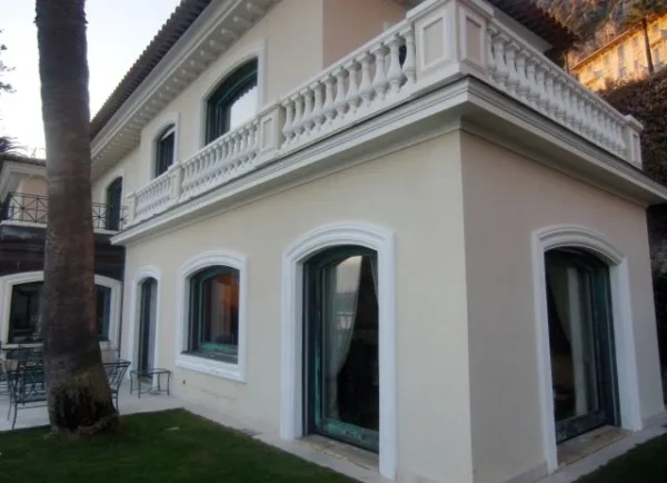 Exklusive Luxusvilla direkt am Meer in Beaulieu-sur-Mer – privater Zugang zum Wasser, Bootshaus, Pools & 1.000 m² Wohnfläche - Image 3