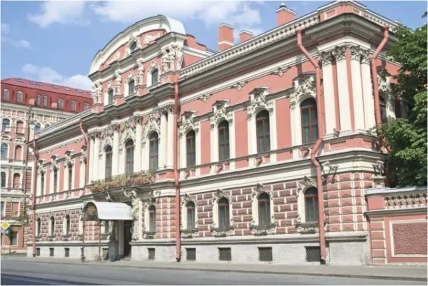 Exklusive historische Stadtvilla – restauriertes Herrenhaus aus dem 19. Jahrhundert im Zentrum von Sankt Petersburg - Image 2