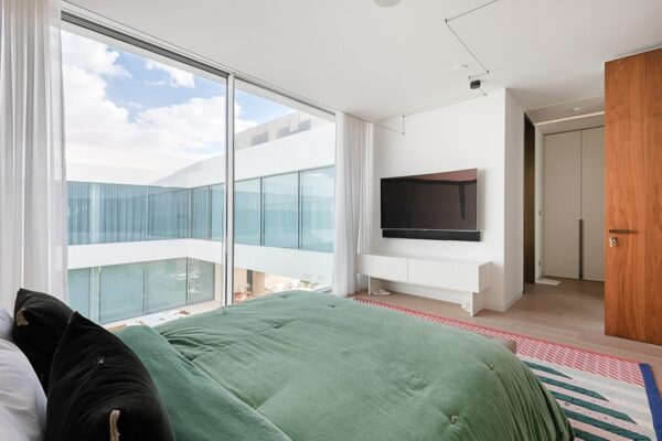Luxusvilla mit 6 Schlafzimmern, 7 Badezimmern, Pool und Spa-Bereich - Image 19