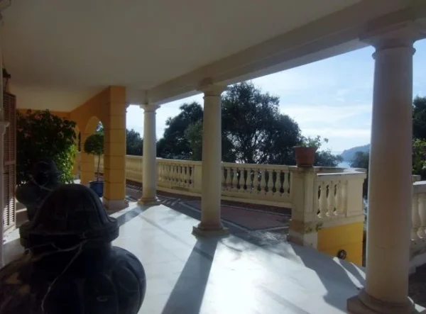 Beeindruckende Luxusvilla an der Côte d’Azur – 2.600 m² Wohnfläche, Meerblick & historische Architektur von Eiffel - Image 5