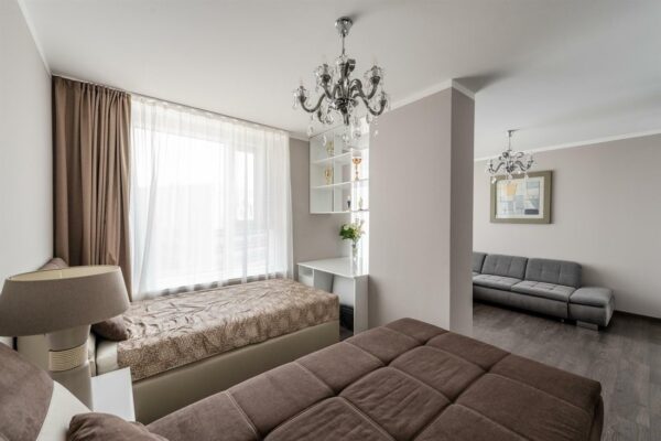 Der III Towers Complex bietet den Bewohnern eine 24h-Rezeption, Sicherheitsdienst, Fitness, einen Ruhebereich mit viel Grün - Image 2