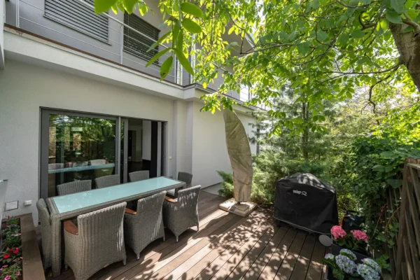 Eine außergewöhnliche Villa nach vollständiger Rekonstruktion in der Altstadt steht für höchste Wohnqualität - Image 2