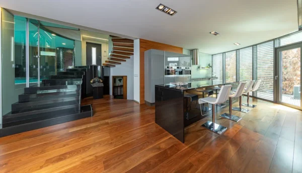 Eine außergewöhnliche Villa nach vollständiger Rekonstruktion in der Altstadt steht für höchste Wohnqualität - Image 7