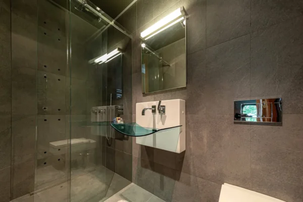 Eine außergewöhnliche Villa nach vollständiger Rekonstruktion in der Altstadt steht für höchste Wohnqualität - Image 15