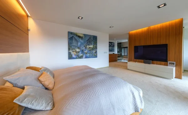 Eine außergewöhnliche Villa nach vollständiger Rekonstruktion in der Altstadt steht für höchste Wohnqualität - Image 12