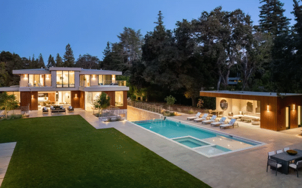 Leuchtturm des Luxus in der teuersten Postleitzahl des Landes – Exklusive Villa mit 9 Schlafzimmern und 15 Badezimmern - Image 3