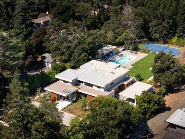Leuchtturm des Luxus in der teuersten Postleitzahl des Landes – Exklusive Villa mit 9 Schlafzimmern und 15 Badezimmern - Image 7