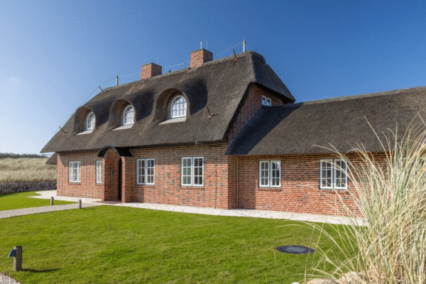 Historisches Reetdachhaus mit direktem Nordseeblick – 202 m² zeitlose Eleganz auf einem 7.755 m² großen Grundstück auf Sylt - Image 15