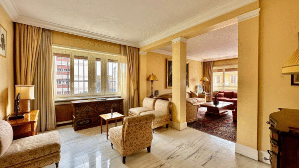 Exklusive Wohnung am Piazzale Flaminio – 270 m², 11 Zimmer mit Blick auf die Piazza del Popolo, Aufzug und Concierge-Service - Image 2